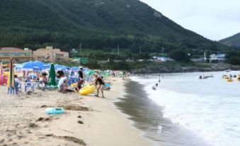 Pohang Hwajin Beach Pension