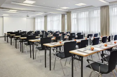 IntercityHotel Berlin Ostbahnhof Hotels near The WOW!