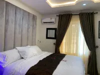 Ronkibog Crystal Hotel & Suites Hotels near Fajuyi Memorial Park