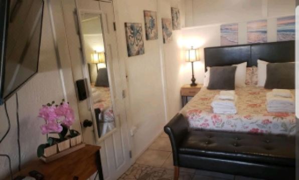 Plumeria Grove Cottage - Housity