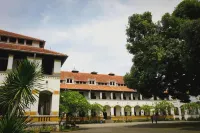 Patra Semarang Hotel & Convention Hotell i Kaliwiru