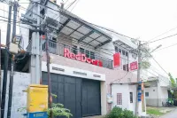 RedDoorz at Sukomanunggal Surabaya Hotels in Sukomanunggal