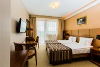 Hotel & Medi-Spa Biały Kamień فنادق في Swieradow-Zdroj
