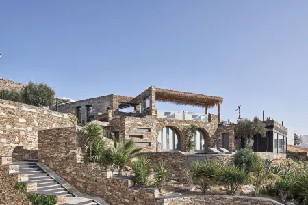 Liostasi Отели рядом с достопримечательностью «Dream Boat Ios Island»