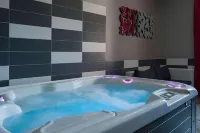 The Originals Boutique, Hôtel de l'Univers, Montluçon - spa