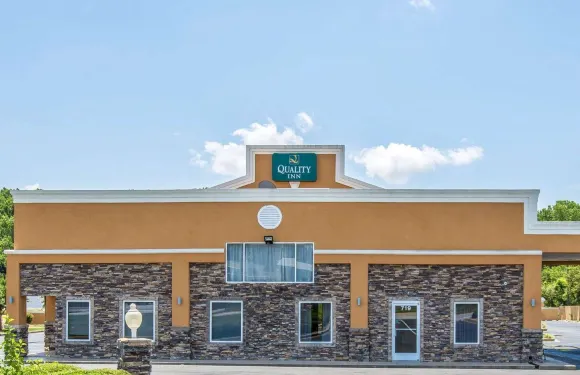 格林伍德25號高速公路凱藝酒店