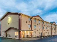 Super 8 by Wyndham Bloomington Hotels in Bloomington
