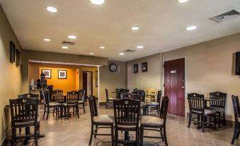 Quality Inn & Suites NJ State Capital Area