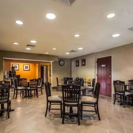 Quality Inn & Suites NJ State Capital Area