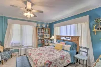 Eclectic Manitowoc Vacation Rental Near Marina! Các khách sạn gần Sputnik Crash Site