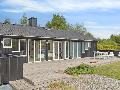 "Hallveig" - 1.1km from the Sea