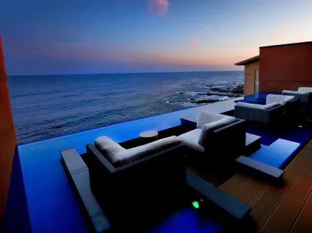 Zekuu Отели рядом со станцией Станция Ава-Камогава JR