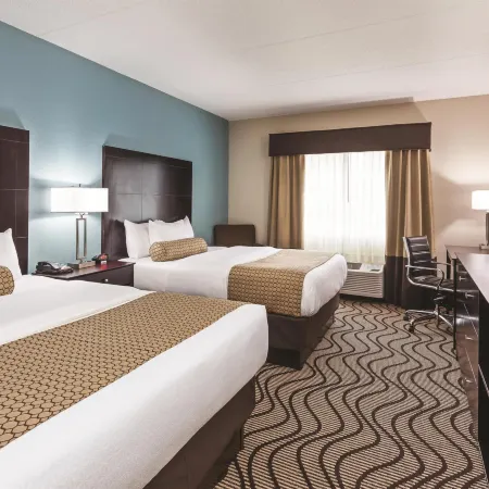 La Quinta Inn & Suites by Wyndham Knoxville Airport