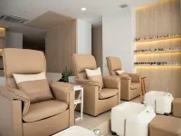 J & L Residence and Spa Hotels near Bang Khae