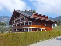 Hyacinthe 2 Hotels in 
