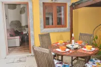 Charming Cottage with 2 Bedrooms in a Seaside Village