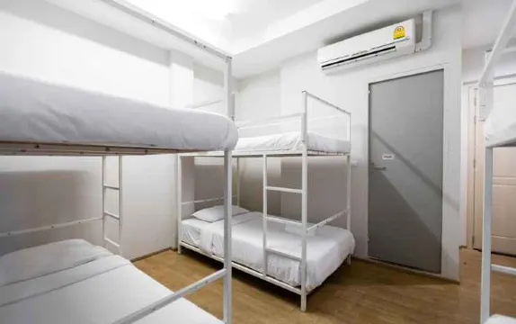 ห้องพักรวมชายหญิง