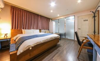 Jeonju Deokjindong Hotel Smile