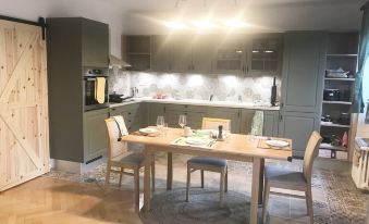 Lovely and Freshly Renovated Apartment in Praha 10