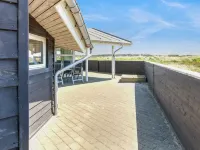 "Thrugils" - 800m from the Sea Hotels in Henne