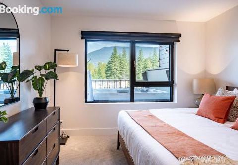 Huckin' Harry's by Revelstoke Vacations