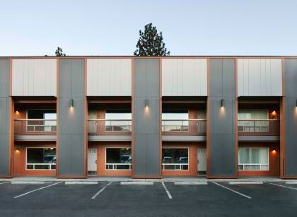 Waypoint Hotel