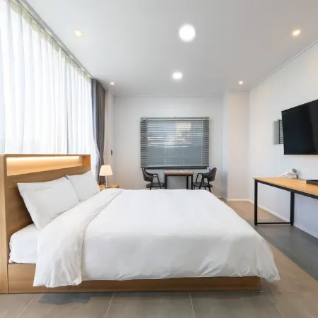 Gangneung Gyeongpodae Villa Отели рядом с достопримечательностью «Пляж Канмун»