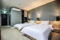 Eumseong Chungbukyeoksindosi H Motel