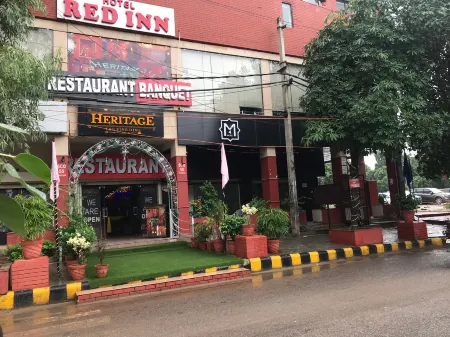 Hotel Red Inn