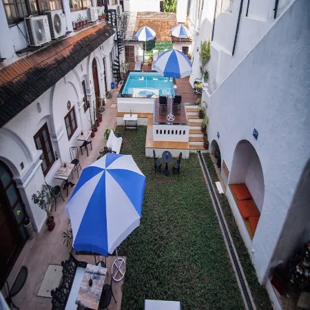 Old Courtyard Hotel
