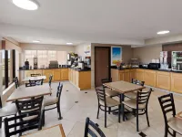Days Inn by Wyndham Oklahoma City Hoteles cerca de Parque temático Frontier City