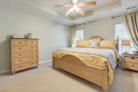 Pet-Friendly Lagrange Vacation Rental w/ Deck! Hôtels à proximité de : Legacy Museum On Main