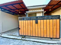 DMoon Villa Hotels in Prambanan