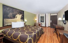 Super 8 by Wyndham Kingsport /I-81
