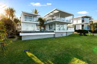 Luxico Beaches at Sunrise (Heated Pool) Hotels in Sunrise Beach