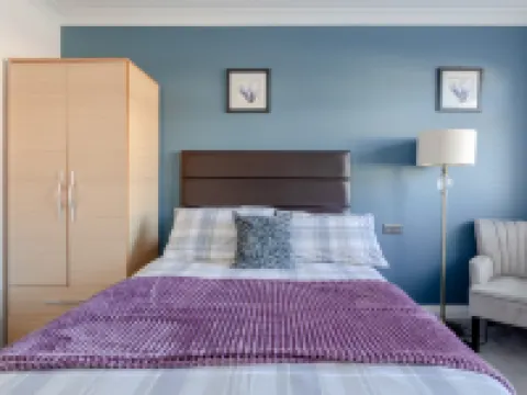 Apple House Wembley -Double Room with Ensuite فنادق في إدجوير