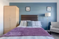 Apple House Wembley -Double Room with Ensuite Hotels in Edgware