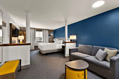 Comfort Inn & Suites Hotel dekat Clyde, Ohio