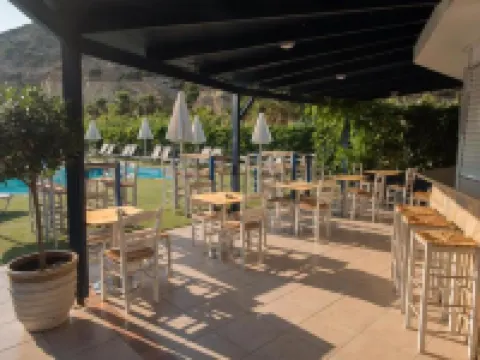 Fragiskos Hotel マタラのホテル