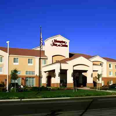 Hampton Inn & Suites Redding Hotel Exterior