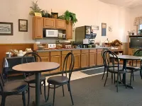 Super 8 by Wyndham Burlington - breakfast