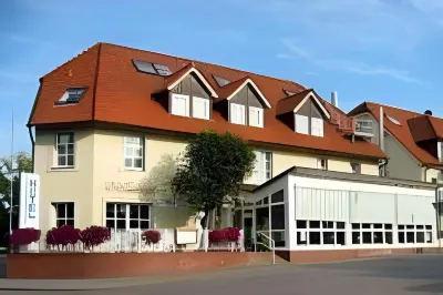 Hotel Zur Linde Hotels near Lichthalle ehemalige Zeche Fürst Leopold