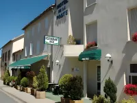 Hôtel de La Poste Hôtels à : Saint-Jean-d'Alcapiès