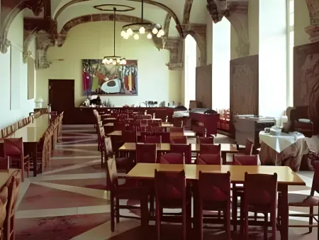 Hôtel de l'Abbaye des Prémontrés Отели в г. Понт-а-Муссон