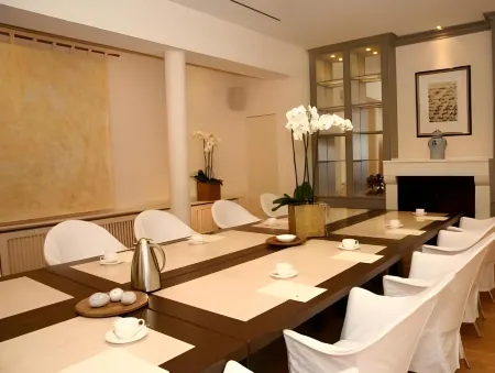 Living am Carlsplatz Apartment Отели рядом с достопримечательностью «Stadtmuseum»