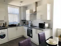 Townhouse @ 51 Balfour St -Stoke