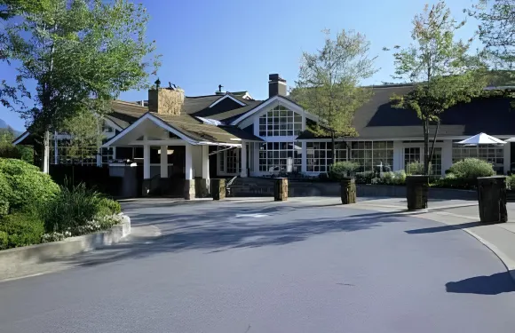 薩利希旅舍加Spa酒店