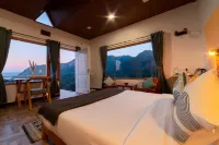 Zostel Plus Nainital, 1 km Jungle Hike - ホステル