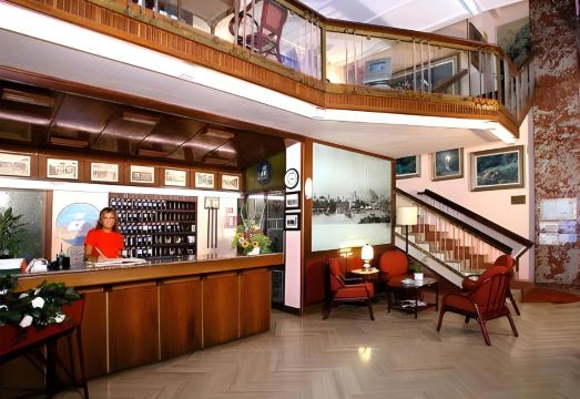 호텔 라 파체 피사의 조식 뷔페나 객실 내부