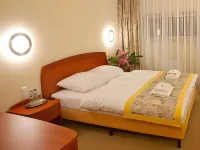 Hotel Rubin Các khách sạn gần Park na Młynku